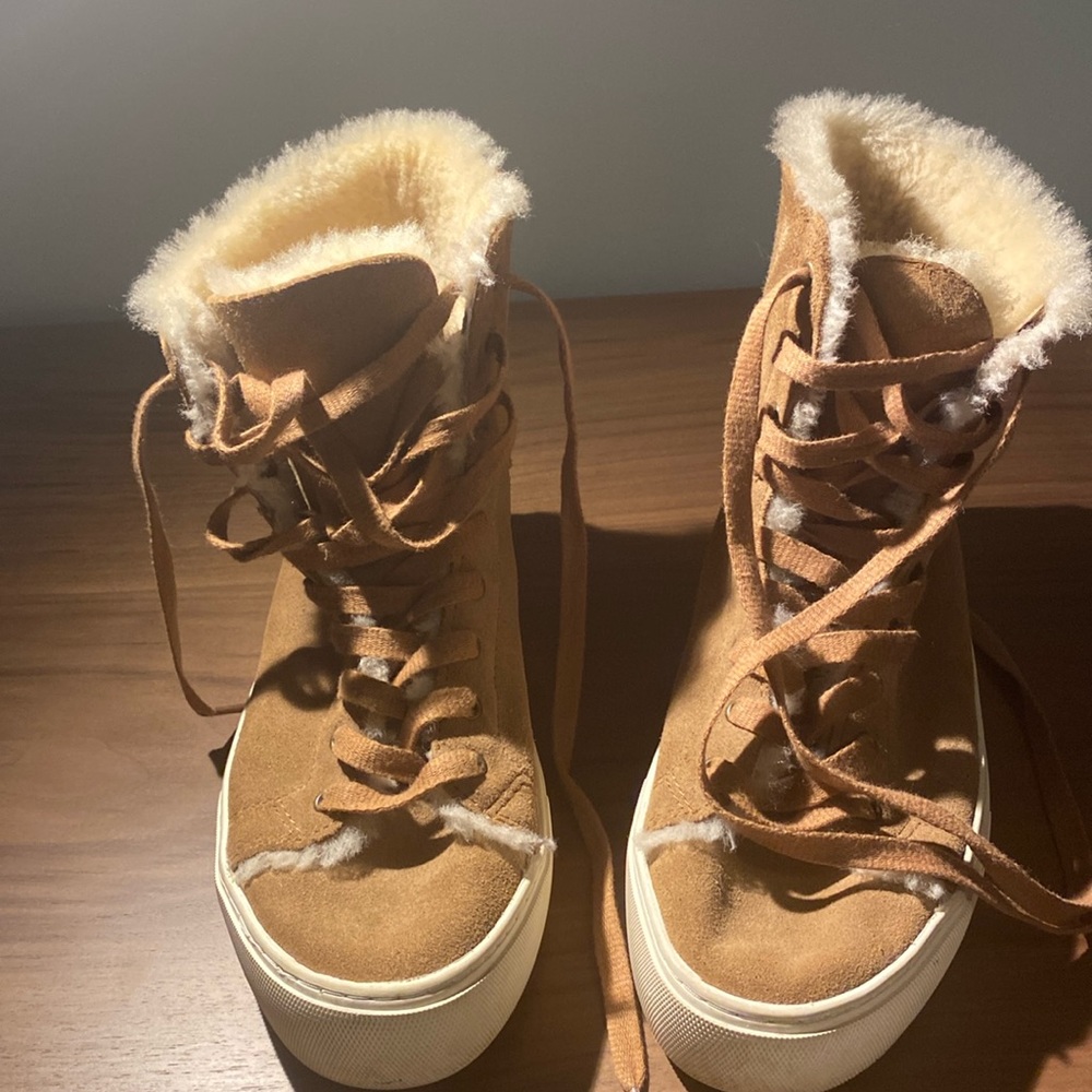 SZ 7.5 UGG Croft Suede high-top sneakers